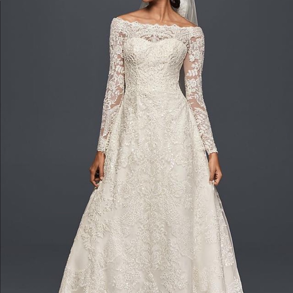 Oleg Cassini wedding gown (Size 8)